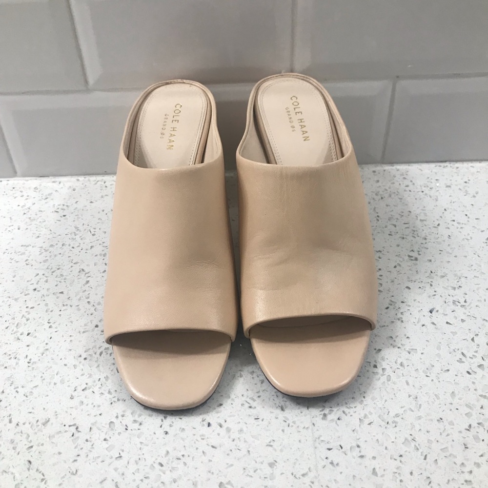 Nude mule